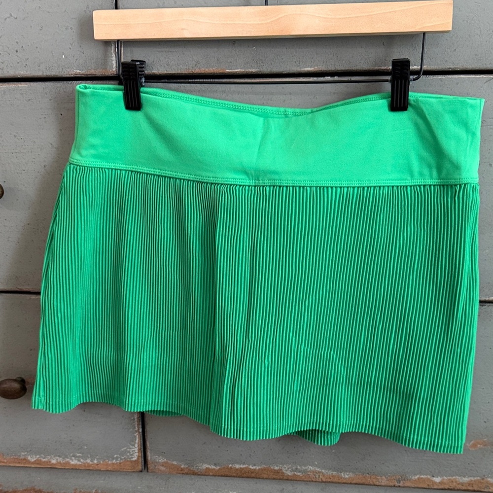 all in motion Green Pleated Skirt size L